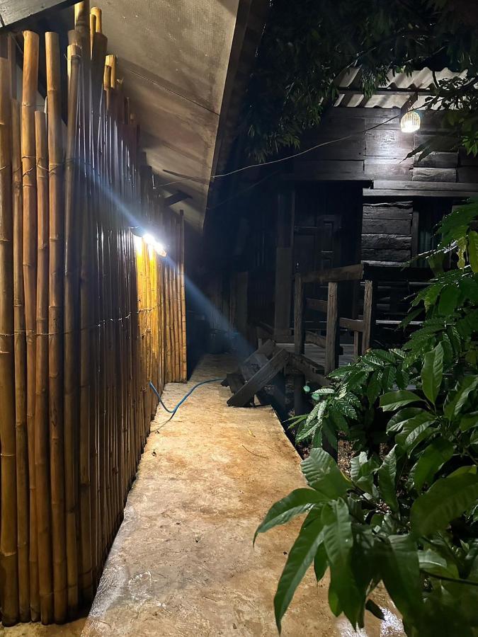 The Legend Homestay. Mae Ai Bagian luar foto